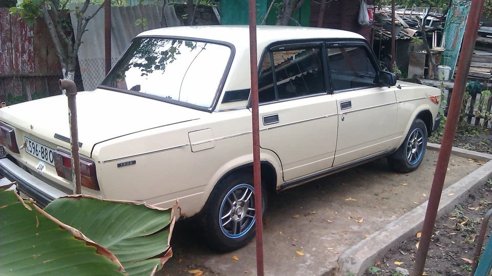 Lada 2105