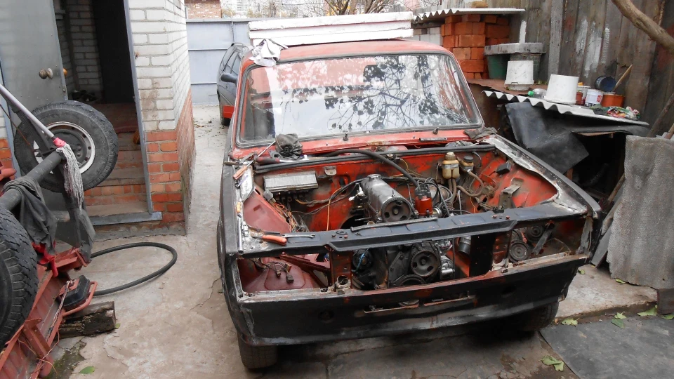 Lada 2105 4