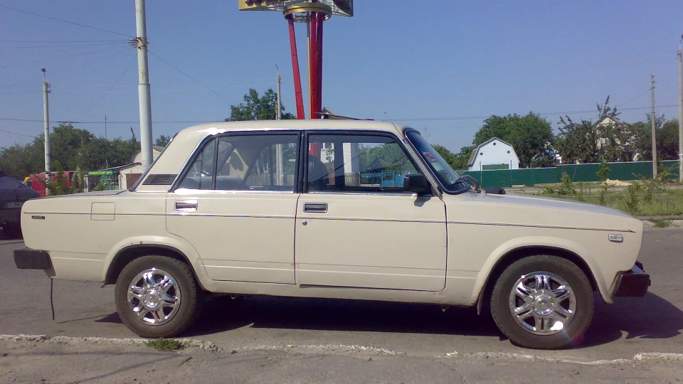 Lada 2105 2