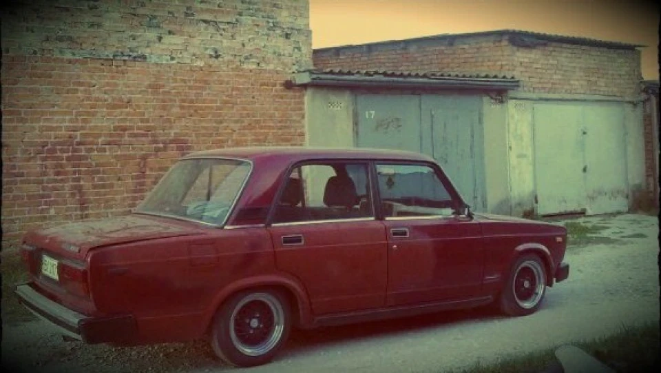 Lada 2105 4