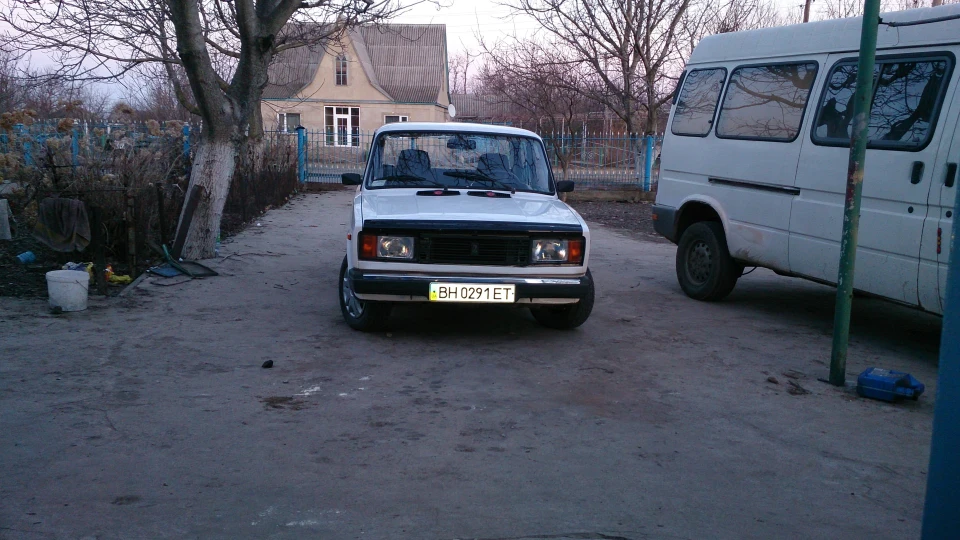 Lada 2105 4