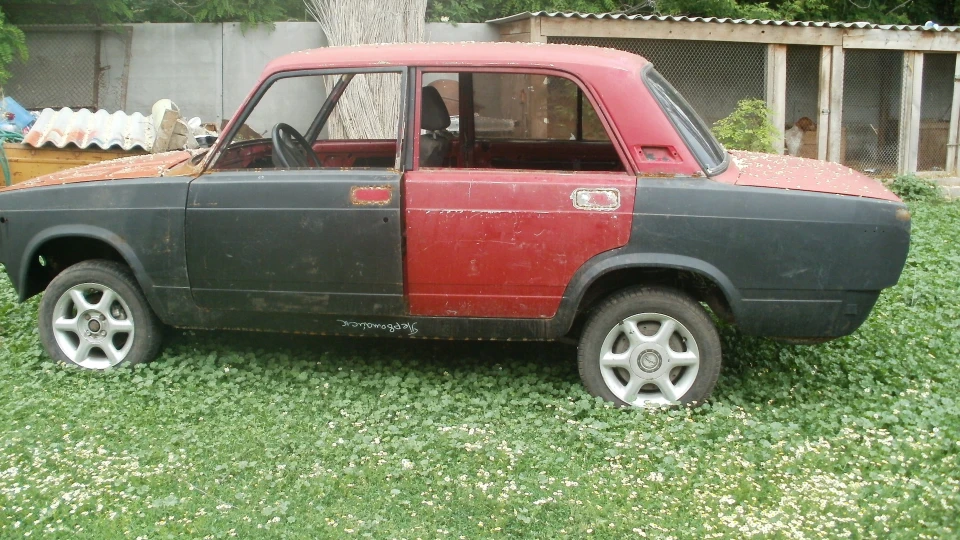 Lada 2105 1.5 16v 4