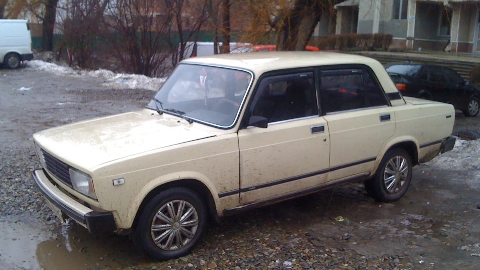 Lada 2105 1.6 5-ступінчаста КП 2