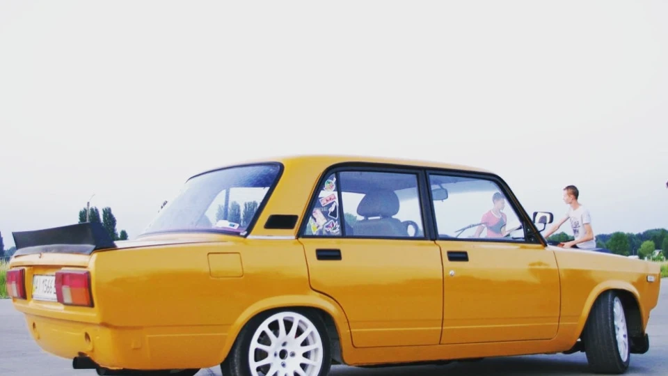 Lada 2105 8V_Garage
