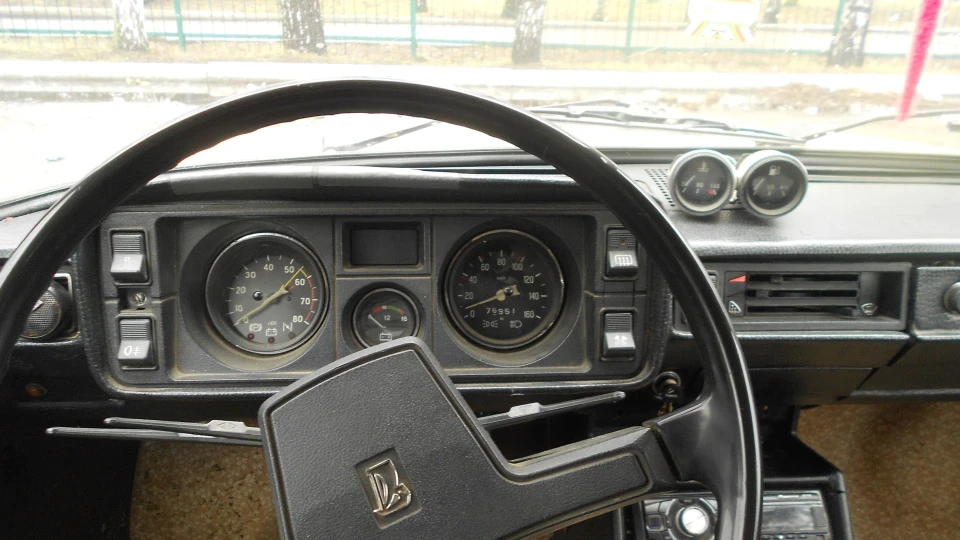 Lada 2105 Айворі 2