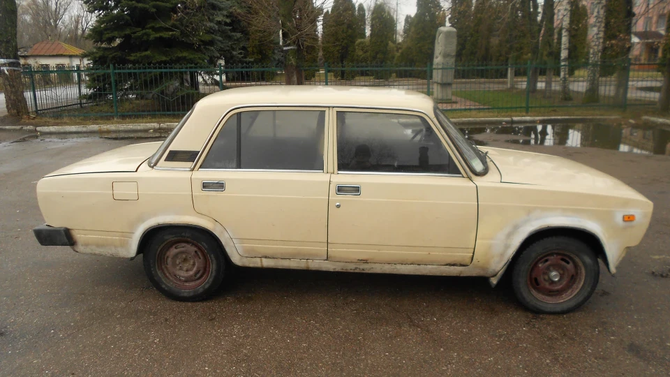 Lada 2105 Айворі 4