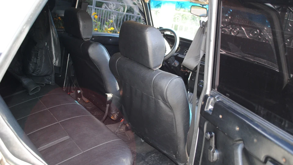Lada 2105 біла, 1.5 карб, ремінь 3