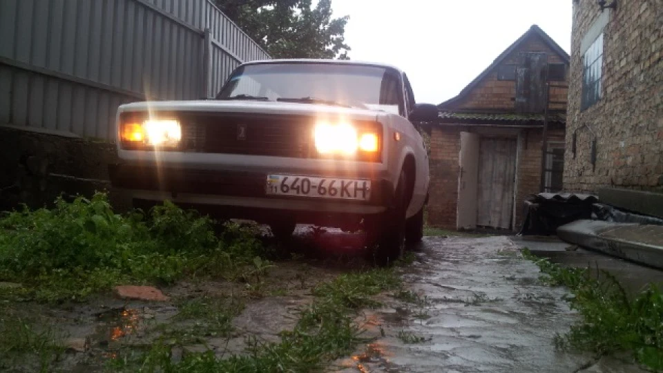 Lada 2105 Білий Корч 2