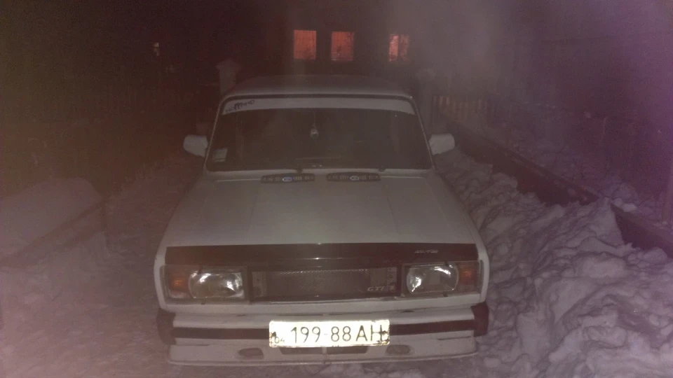 Lada 2105 Білий ТаЗ