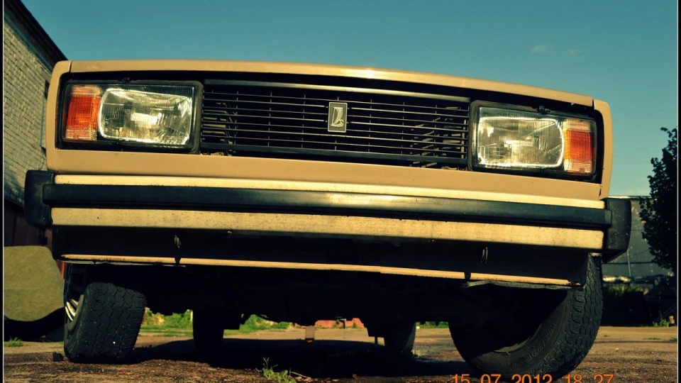 Lada 2105 Бежева П'ятірочка 3