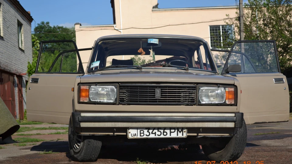 Lada 2105 Бежева П'ятірочка 4