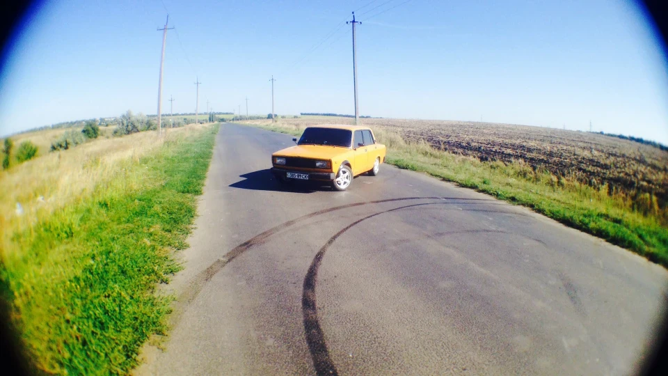 Lada 2105 bokovaz 4