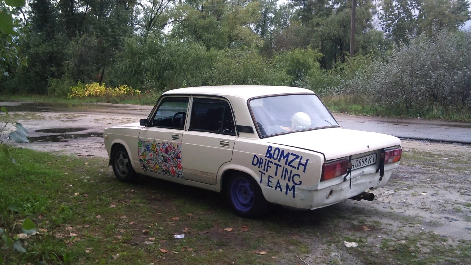 Lada 2105 БОМЖ-мобіль 3