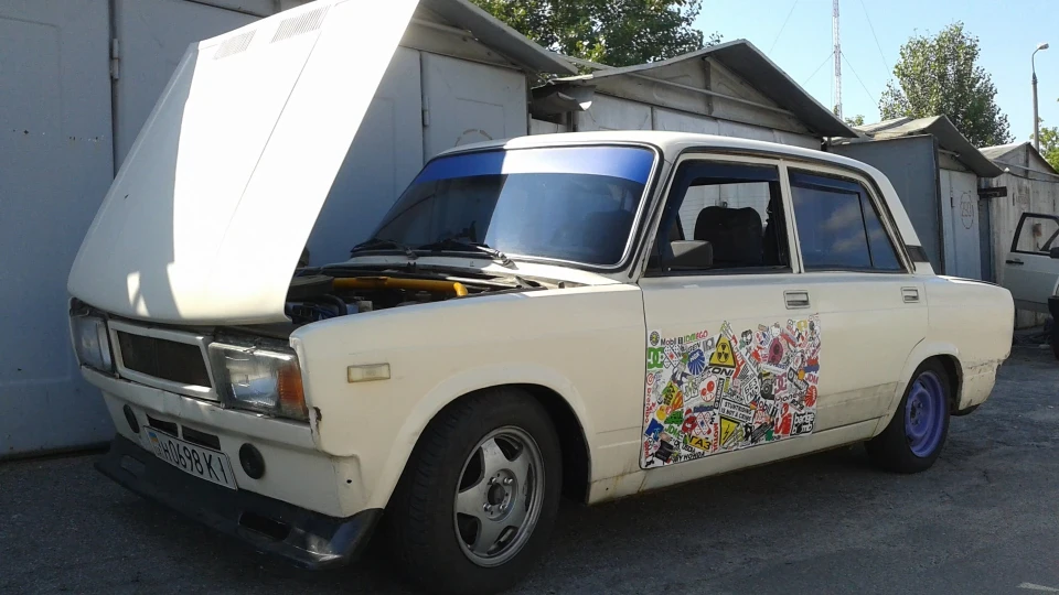 Lada 2105 БОМЖ-мобіль 4