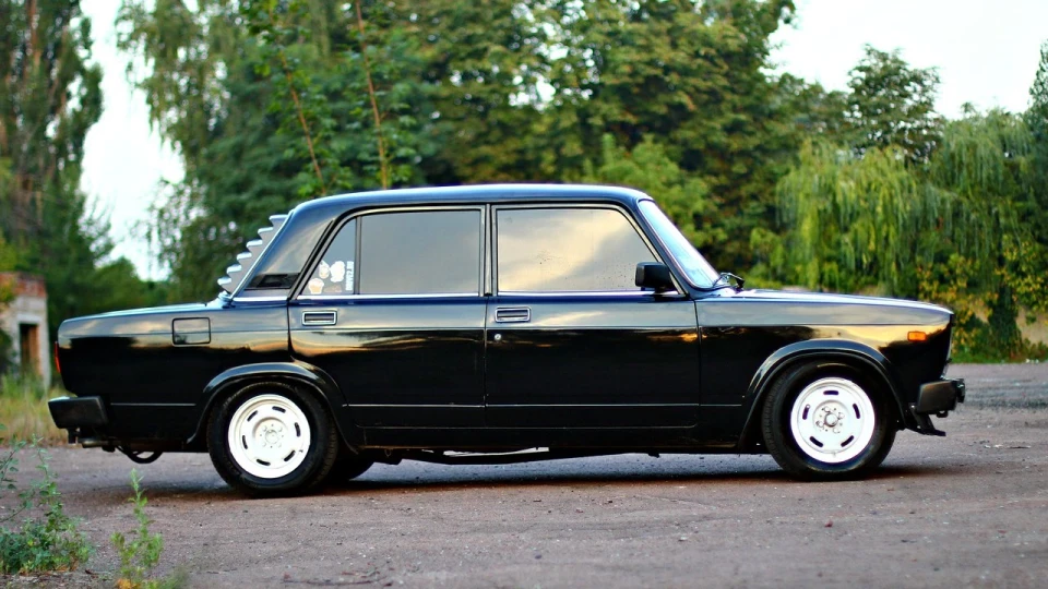 Lada 2105 Чорниця 4