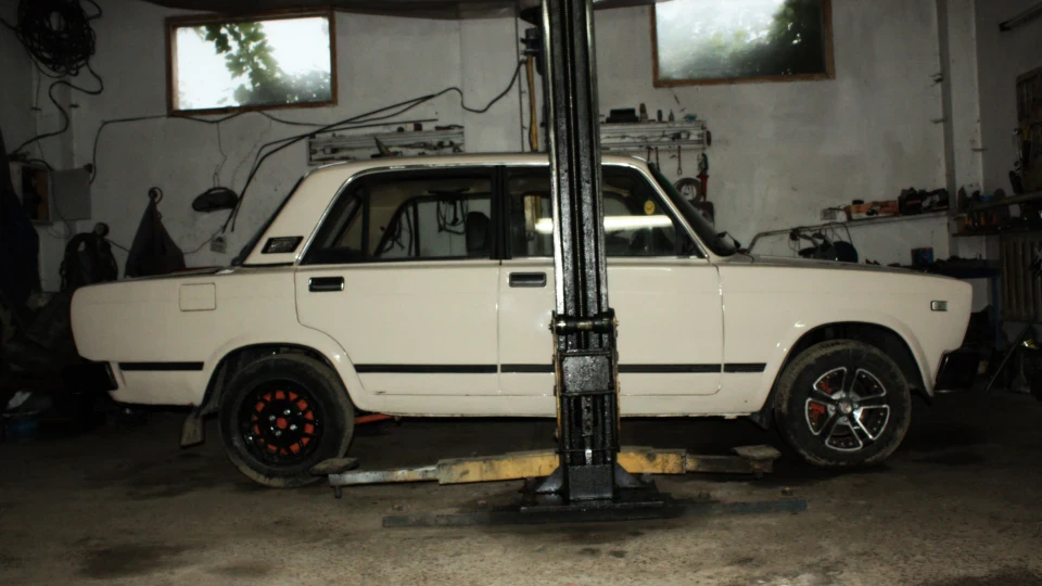 Lada 2105 експорт) 3