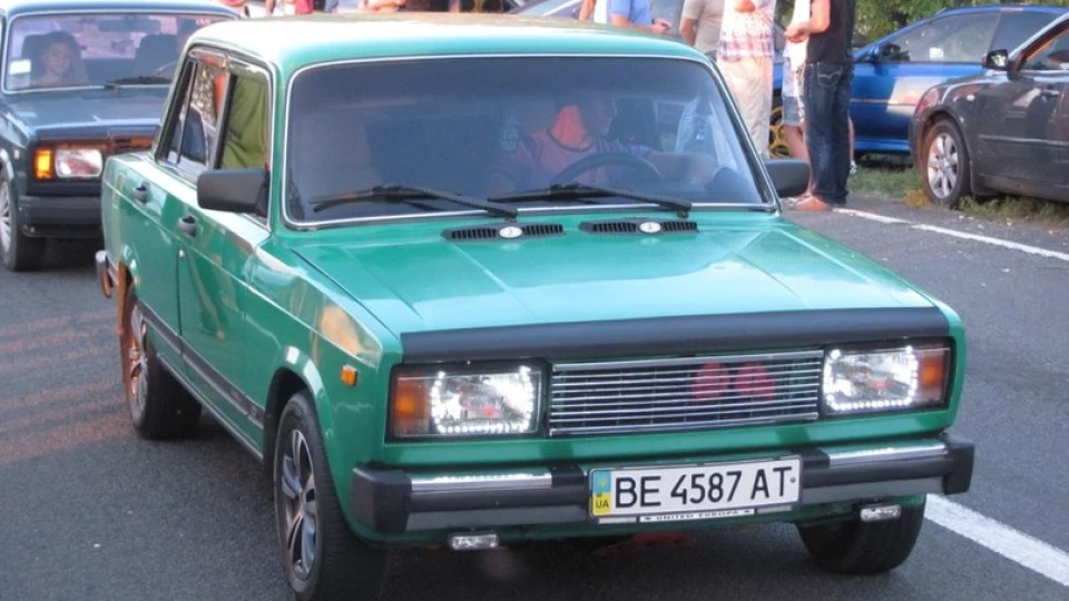 Lada 2105 green style 2