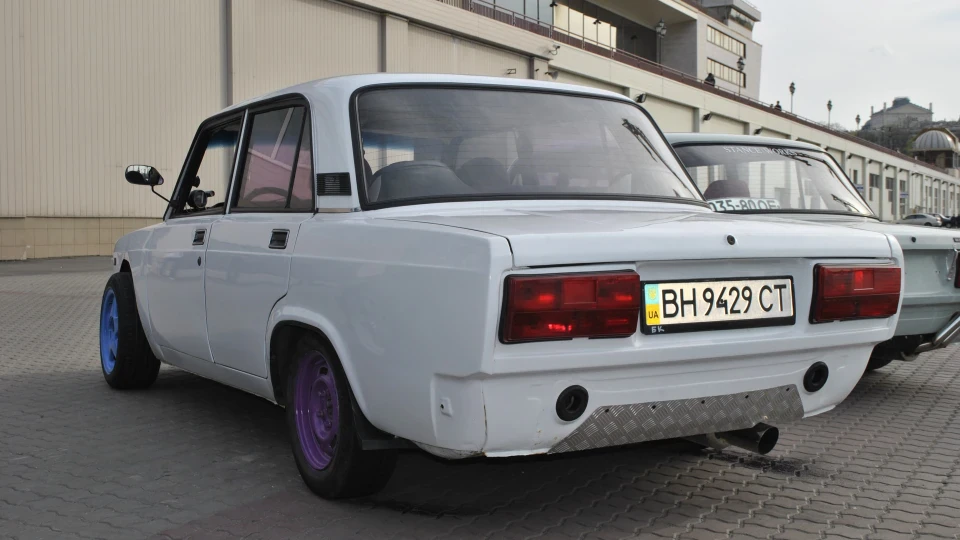 Lada 2105 HooL1gaNka 5