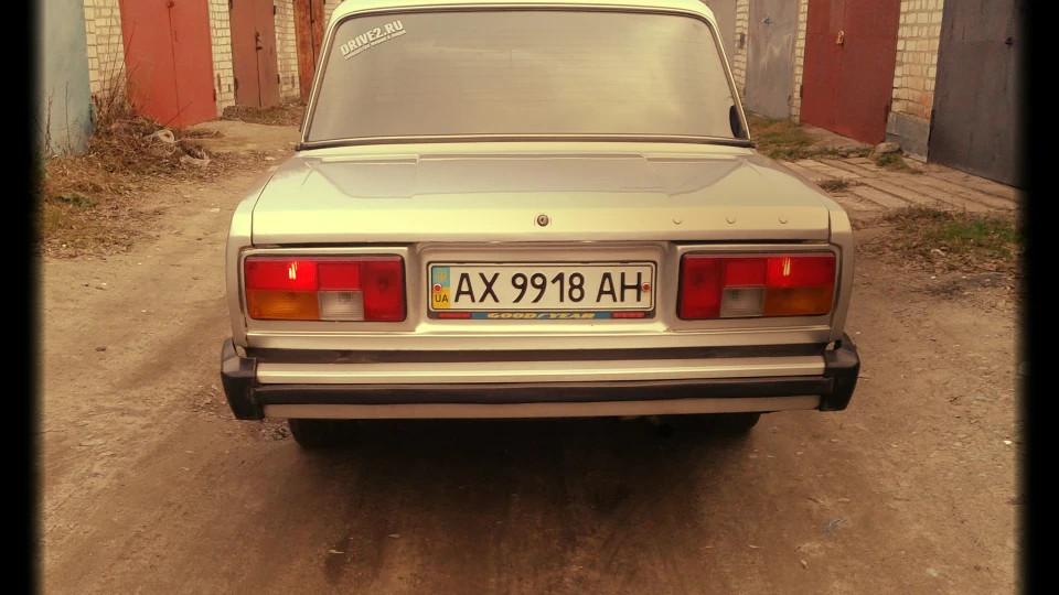 Lada 2105 in the process of repair 3