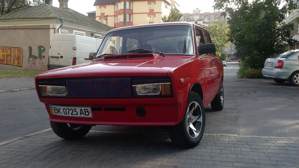 Lada 2105 Красний лучик 2