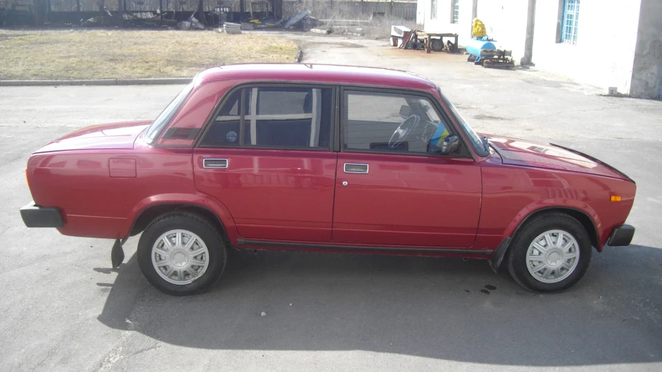 Lada 2105 Червоний металік 3