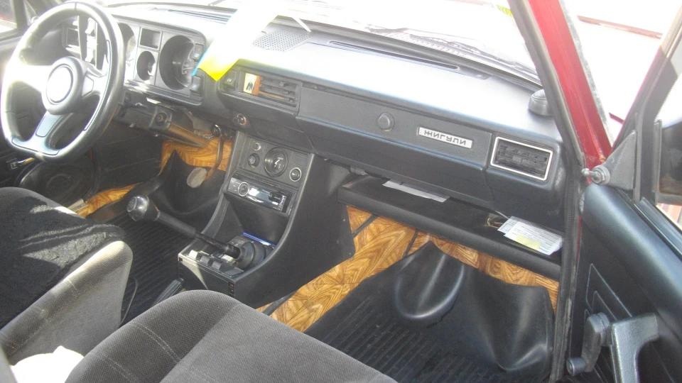 Lada 2105 Червоний металік 4