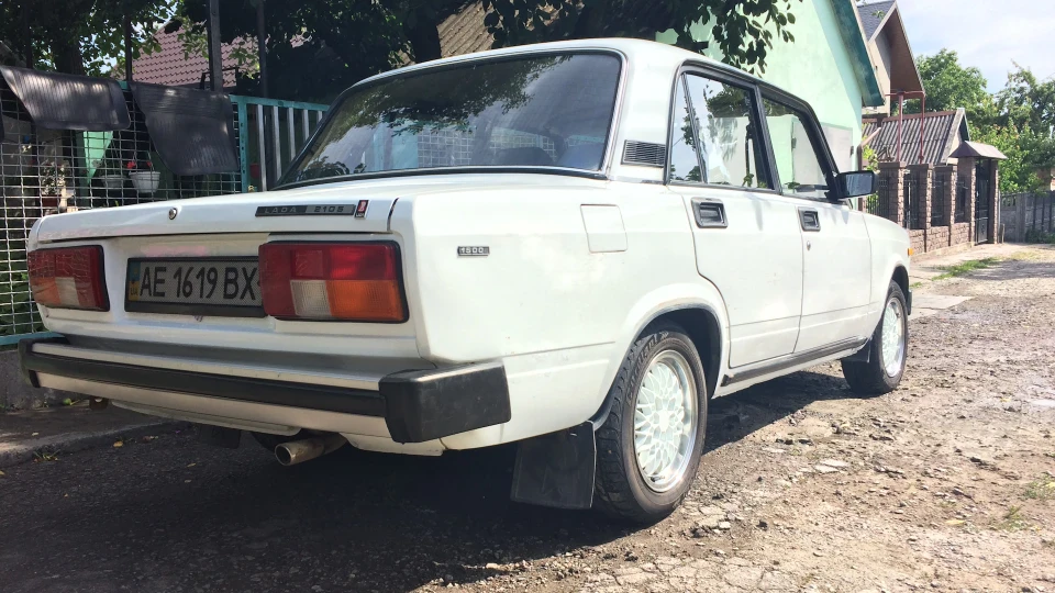 Lada 2105 Lada 1500` 99 2