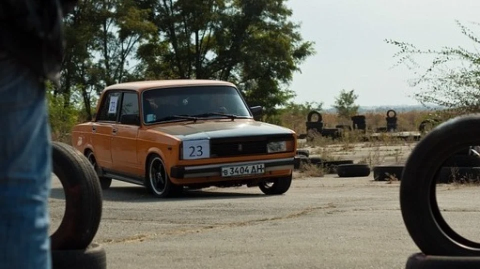 Lada 2105 Lada 2105 апельсин 4