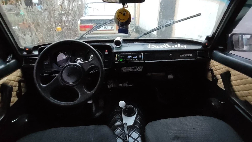 Lada 2105 Legendary 5