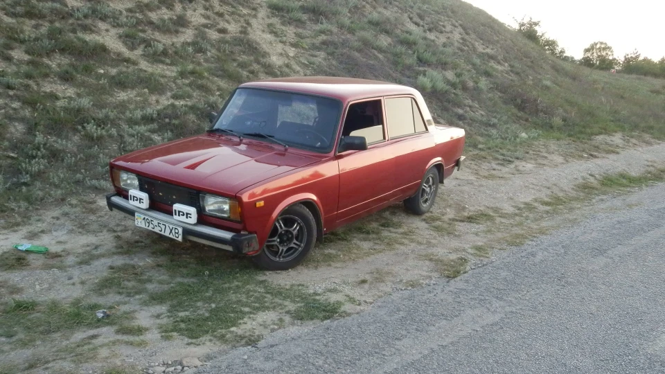 Lada 2105 малина 3