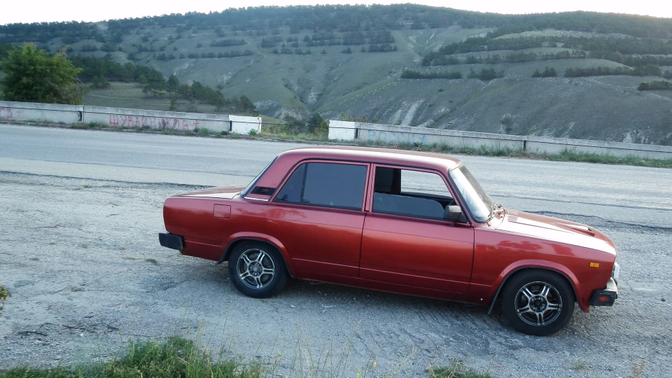 Lada 2105 малина 5