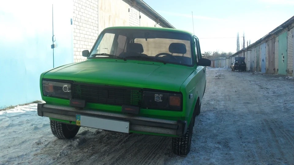 Lada 2105 Mark V 3