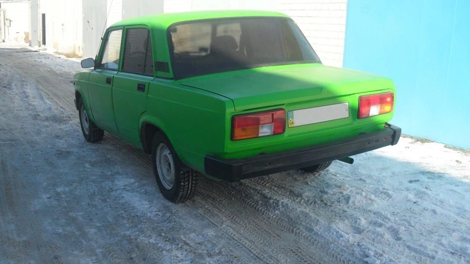 Lada 2105 Mark V 5
