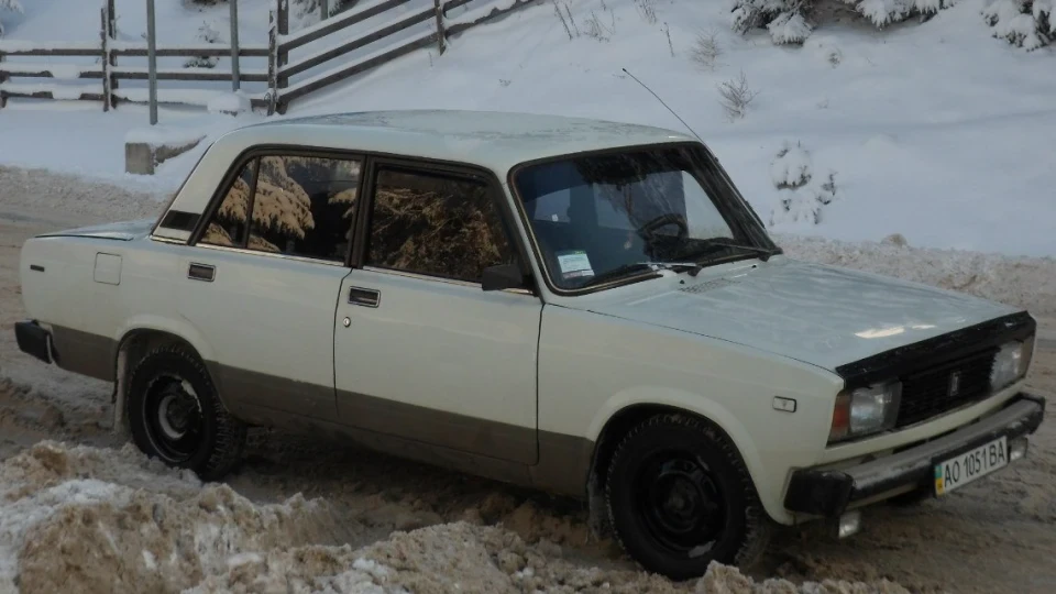 Lada 2105 Молодо виглядає і бігає 5