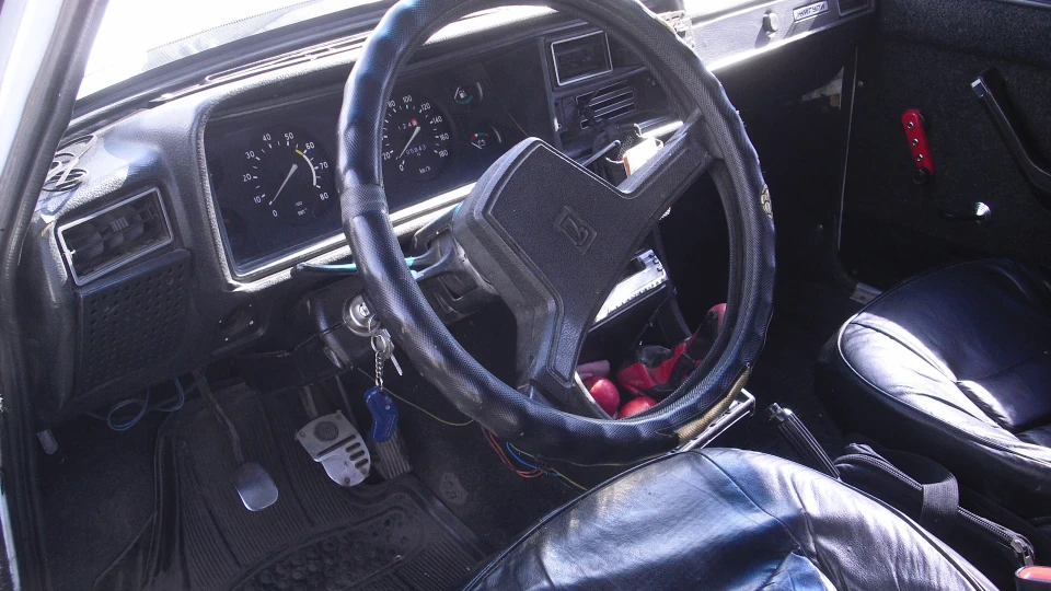 Lada 2105 справжній АС 4