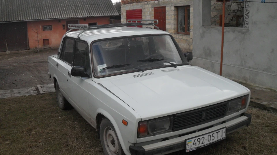 Lada 2105 поки що просто тазик 3