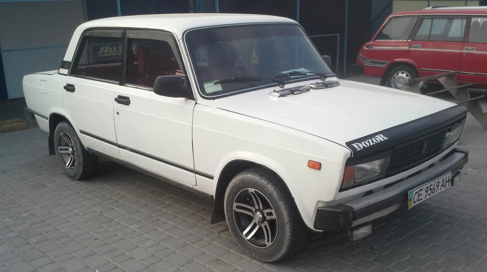 Lada 2105 Простий роботяга 3