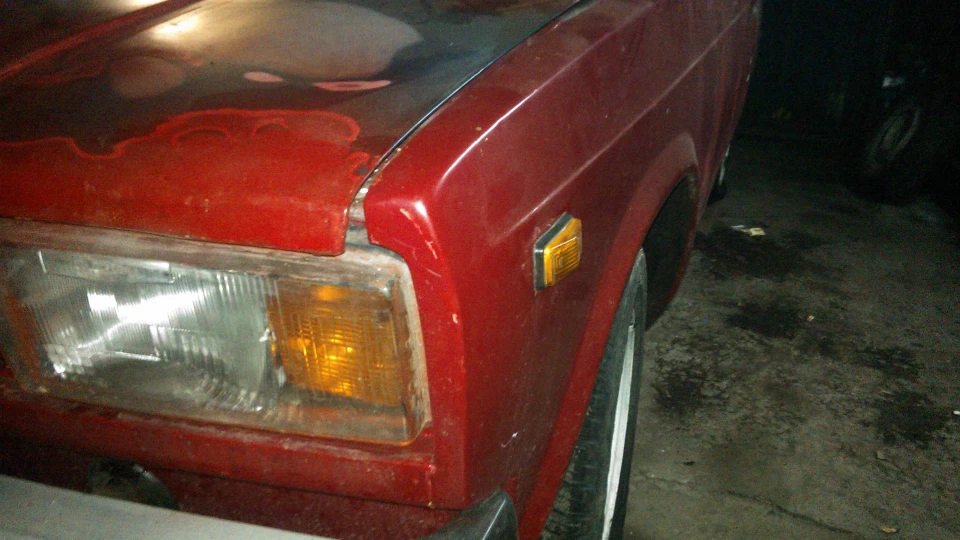 Lada 2105 red bich