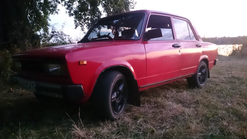 Lada 2105 Red Spanish Rot