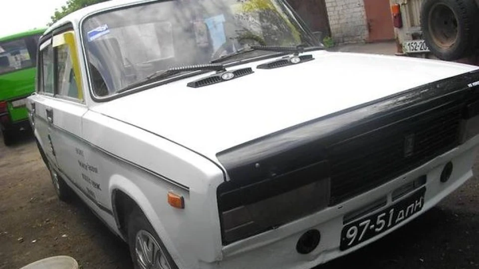 Lada 2105 РЕМОНТУЄТЬСЯ 2