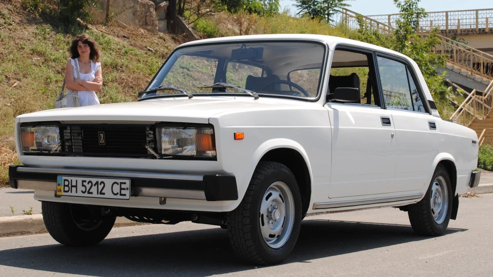 Lada 2105 Retro 80's (1983) 3