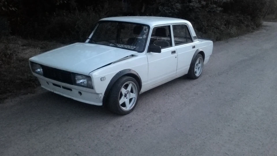 Lada 2105 Rocket Duck 99 5