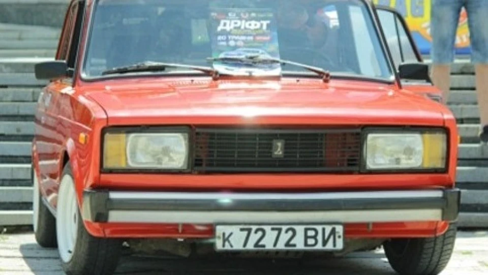 Lada 2105 рубін 2