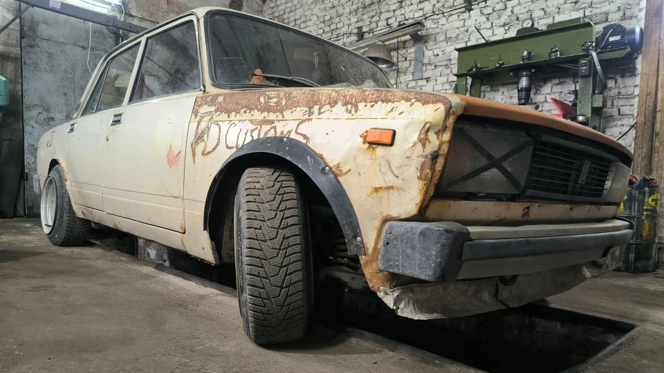 Lada 2105 Rusty Desert RAT 2