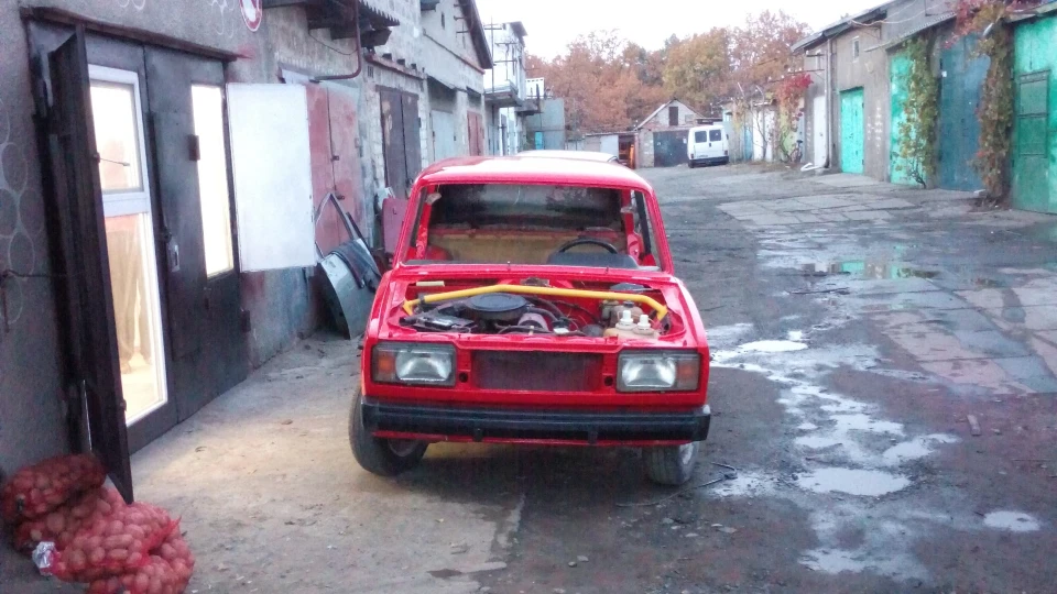 Lada 2105 Super Red 16V 3