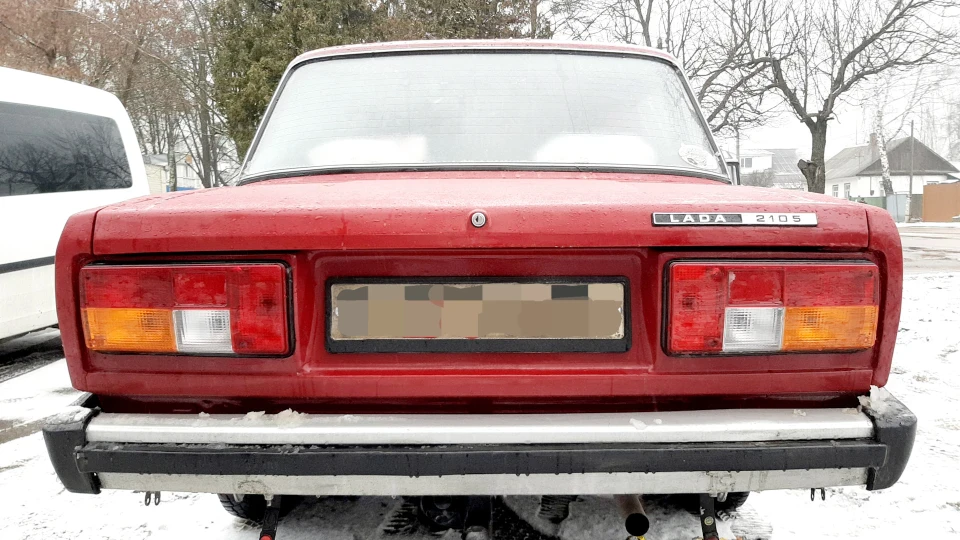 Lada 2105 Вишня, ластівка 3