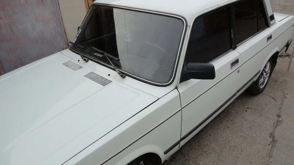 Lada 2105 White_Deutsche 5