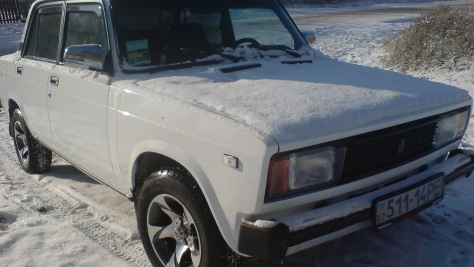 Lada 2105 White Horse 2