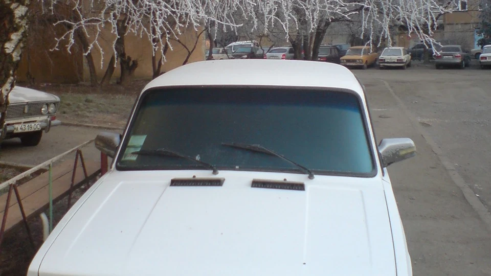 Lada 2105 White Horse 4