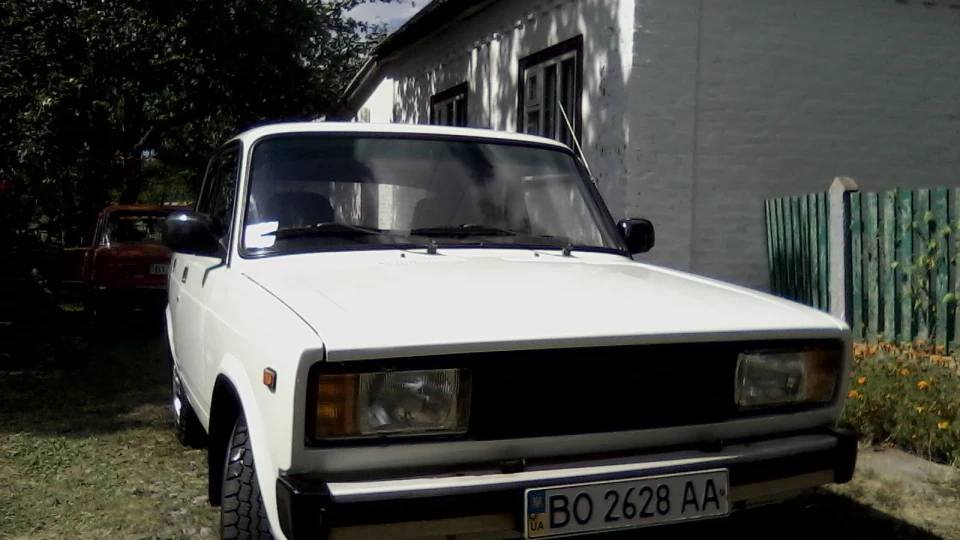 Lada 2105 White 2